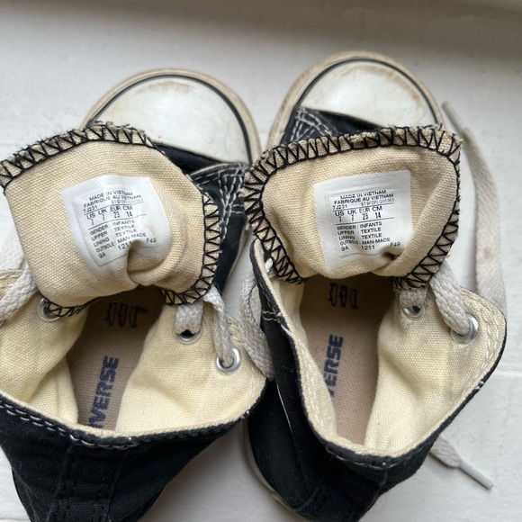 Converse shoes - toddler size 7 - Picture 4 of 4